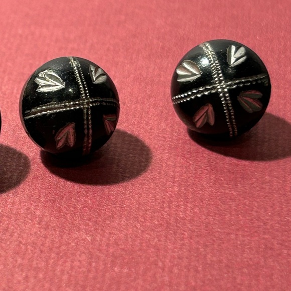 Antique Bright Cuts Metal Buttons - Picture 4 of 7